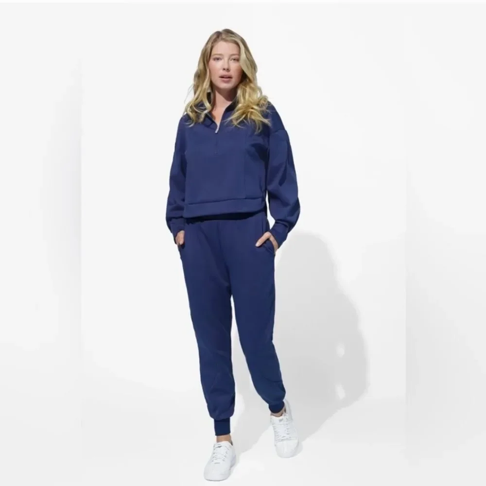 NWT EleVen By Venus Williams Be An Eleven Pullover